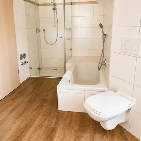 Premium - 90 M2 - Zentral - Naehe Stadtpark *