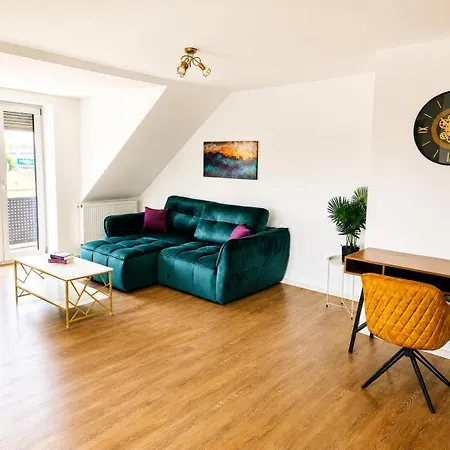 Premium - 90 M2 - Zentral - Naehe Stadtpark Апартаменты *